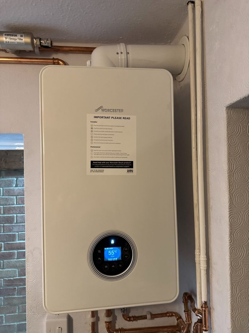 Worcester Bosch boiler with neat copper pipework